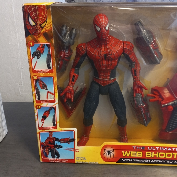 2004 Toy Biz Spiderman 2 The Ultimate Web Shooter With Trigger Activated Action - Picture 4 of 8